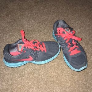 Nike Relentless 2 sneakers.